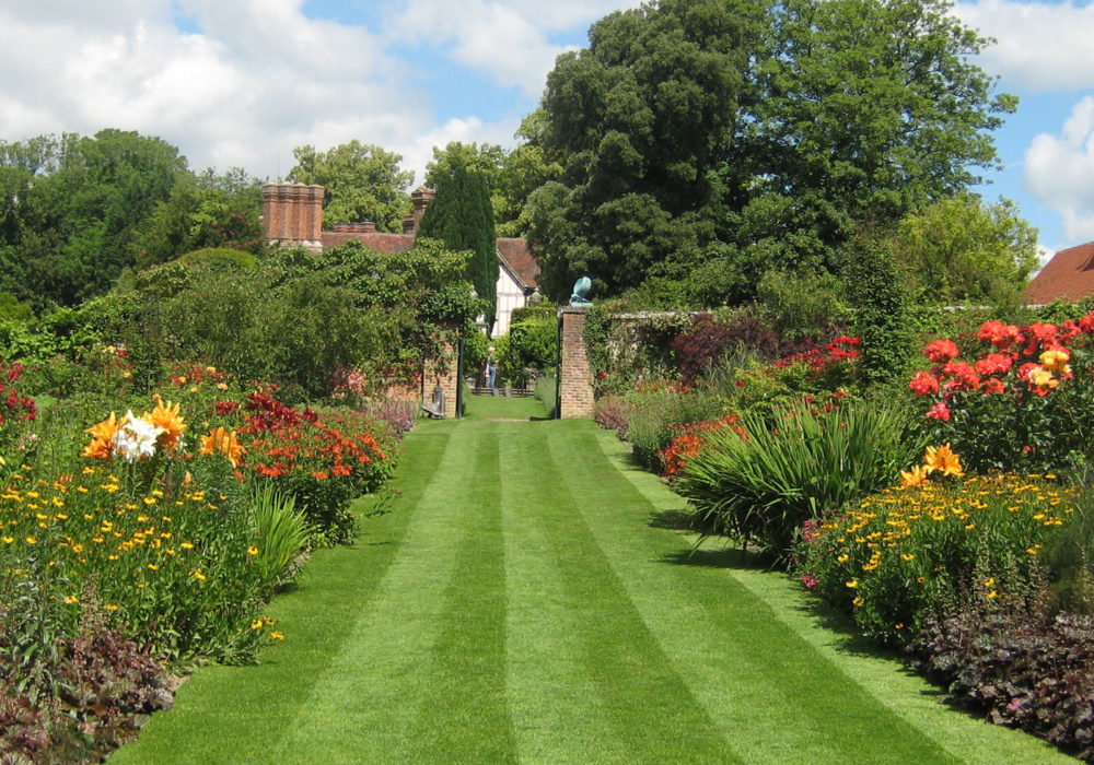 Pashley Manor 2021 - with the Sussex Guild